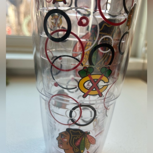 Tervis Chicago Blackhawks hockey overall plastic tumbler red lid 24 oz - Picture 3 of 6